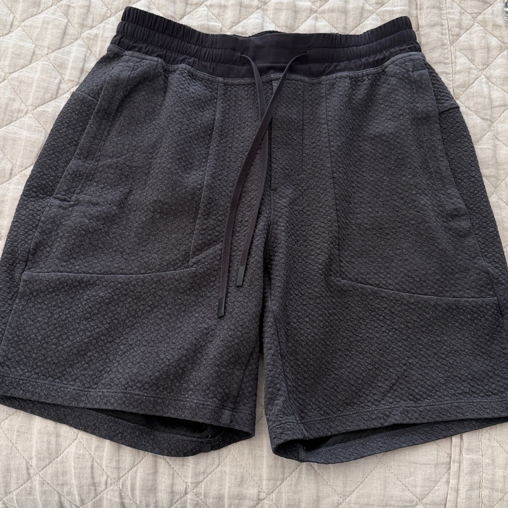 Men’s S Lululemon Textured Double Knit Short 7”